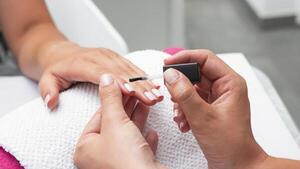 Paraguay prohíbe sustancias para esmaltes semipermanentes: ¿Cuáles son los productos?