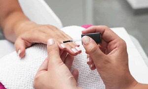 Paraguay prohíbe sustancias para esmaltes semipermanentes – Prensa 5