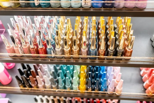 Dinavisa retira cosméticos con compuestos cancerígenos