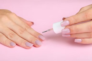 Paraguay prohíbe sustancias tóxicas en esmaltes semipermanentes - Portal Digital Cáritas Universidad Católica