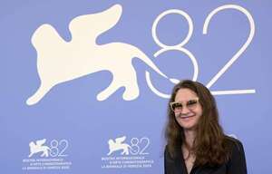 Lucrecia Martel, en la Mostra: “El cine es algo muy potente en una época de la humanidad desesperanzada” - Cine y TV - ABC Color