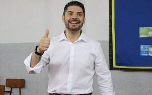Popular / ¡La respuesta de "Nenecho" a un "héiter": "Peludo es kpe"!