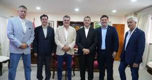 La Nación / Sectores conversaron sobre necesidad de continuar con la vacunación contra la aftosa