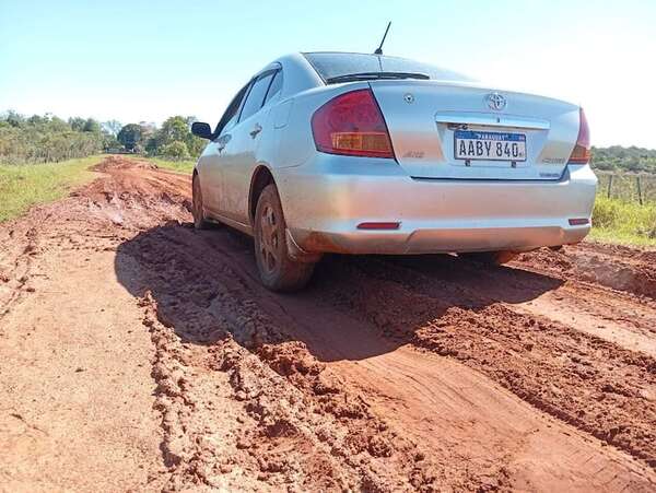 Colonos de 25 de Diciembre reclaman al MOPC y a la municipalidad el mantenimiento de los caminos vecinales - Nacionales - ABC Color