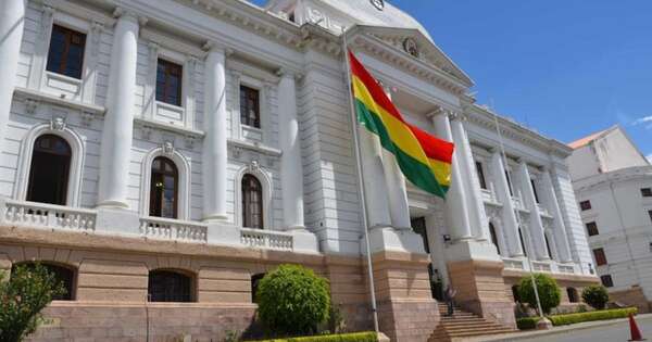 La Nación / Dos dirigentes jesuitas fueron condenados en Bolivia por encubrir a cura pederasta