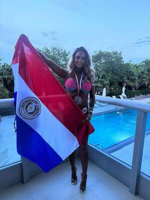 Fisicoculturismo: paraguaya Araceli Benítez sube al podio en Miami - Polideportivo - ABC Color