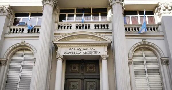 Argentina interviene en el mercado libre de cambios