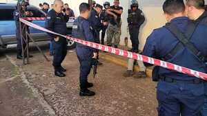 Asaltante armado con fusil y pistola muere en un tiroteo con policías en CDE