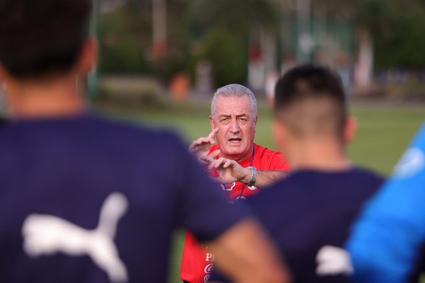 Albirroja: Gustavo Alfaro afina detalles para el juego ante Ecuador | Unicanal