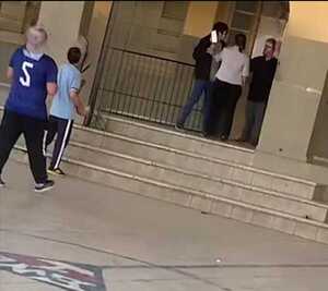 Popular / Terror en cole: ¡Estudiante omuña con un kyse a mbo’ehára!