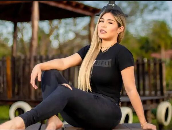 Popular / ¡Nadia Portillo celebró que se haya prohibido uñas en gel umía tras ligar cañeadas!