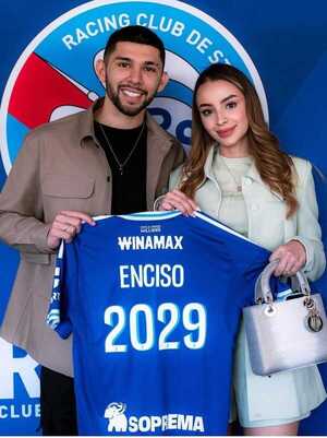 Popular / (VIDEO)¿Julio Enciso y su doña se lanzarán como cantantes de la Albirroja?
