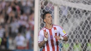 Lucas Barrios, ilusionado con la Albirroja