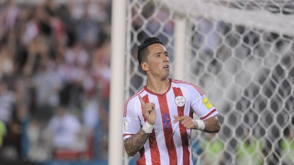 Lucas Barrios, ilusionado con la Albirroja