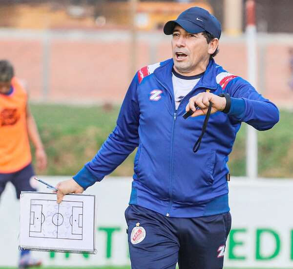 Pastoreo FC: Elio Espínola, presidente y técnico a la vez - Fútbol de Intermedia - ABC Color