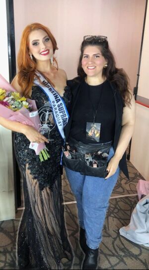 Popular / La maquilladora más solicitada por su rapidez y la técnica más requerida por las chicas