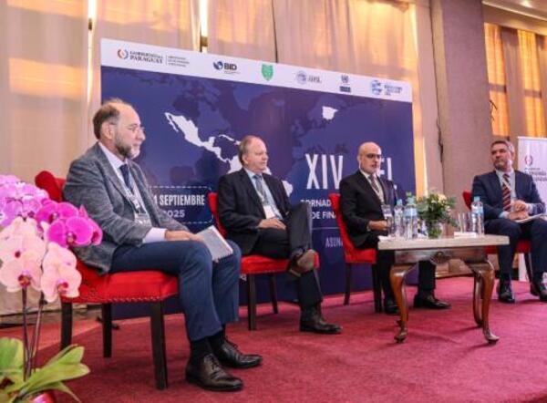 Gobernaciones y municipalidades deben modernizar y transparentar gestión de recursos públicos, insiste MEF