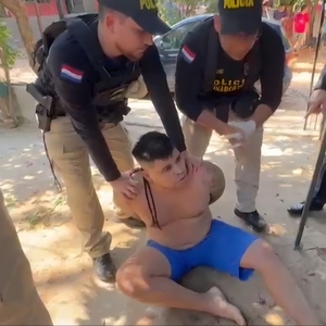Popular / Capturan a miembro del PCC con arma de guerra y droga