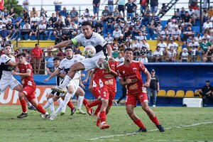 Olimpia derrotó contundentemente a Fernando y avanza en Copa Paraguay