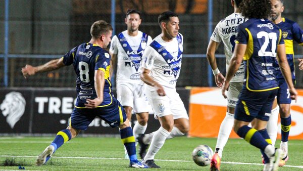 Ameliano sufre pero avanza a los octavos de la Copa Paraguay