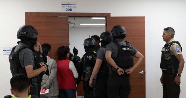 La Nación / Ecuador: Fiscalía acusa a dos exfuncionarios de Rafael Correa por magnicidio