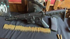 Armas de guerra en Villa Elisa. Detienen a supuesto miembro del PCC