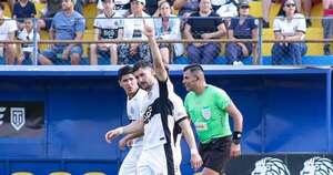 La Nación / Olimpia fue contundente y avanzó