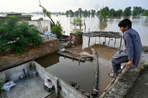 Casi 900 muertos por lluvias mientras la emergencia se agrava en el este de Pakistán - Mundo - ABC Color