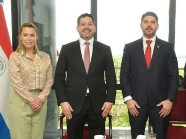 Esto dice Latorre sobre procesos penales contra “Nenecho” - Política - ABC Color