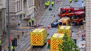Versus / El conductor que embistió a una multitud en Liverpool se declara no culpable