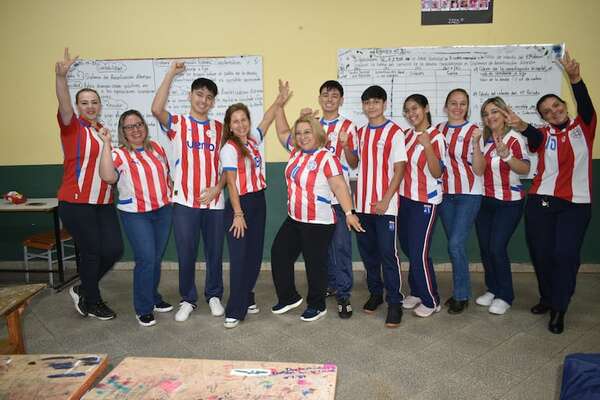 Escuelas de Encarnación permiten llevar la Albirroja a la jornada de clases - Nacionales - ABC Color