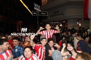 Versus / ¡Todos con la Albirroja! Pantallas gigantes en lugares estratégicos de Asunción