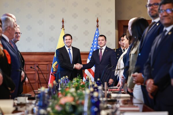 EE.UU, dispuesto a evaluar una posible presencia militar en Ecuador