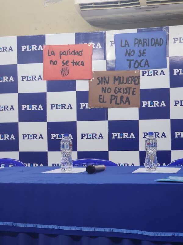 El PLRA quedó “sin luz” y no debatió eliminar la paridad - Política - ABC Color