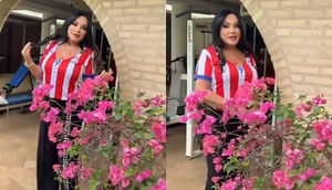 Zuni Castiñeira y su sensual look para alentar a la albirroja