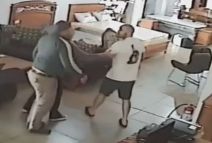 Fiscal imputó a hombre por agredir a su expareja en una mueblería de Luque