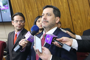 Latorre descarta extender periodos en Diputados y ratifica elección anual de mesa directiva