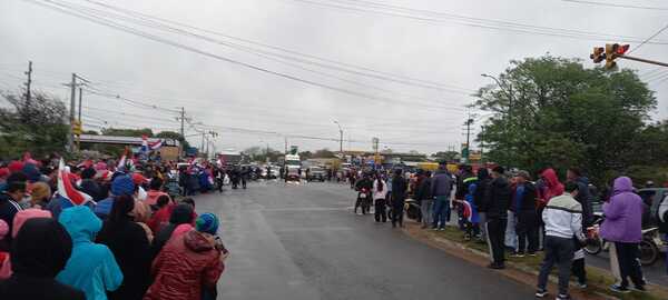 Ciudadanía acompaña al "bus de la esperanza"