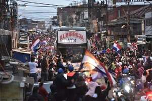 Alfaro elogia la pasión demostrada por el pueblo camino al Defensores del Chaco - Selección Paraguaya - ABC Color