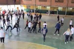 Ypané: estudiantes se toman a golpes, mientras autoridades educativas estaban ocupadas en proselitismo, según denuncia - Nacionales - ABC Color