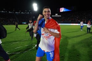 Versus / Almirón: "Pasaría de vuelta esos momentos negativos por tener este momento"