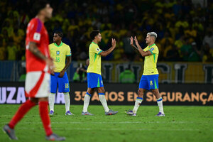 Versus / Brasil golea a Chile y sube al segundo puesto de las eliminatorias