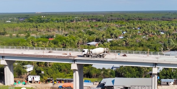 Histórico avance en la construcción del puente bioceánico: primer vehículo cruza viaducto de acceso