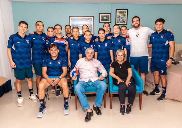 La albirroja C13 de salón abre etapa final frente a Colombia - La Tribuna