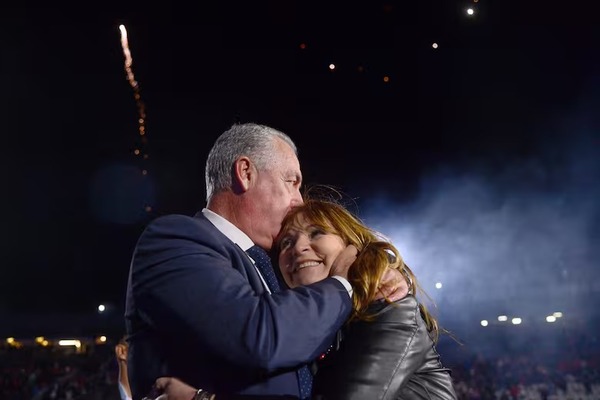 ¡La emocionante dedicatoria de Gustavo Alfaro a su esposa Daniela! - trece