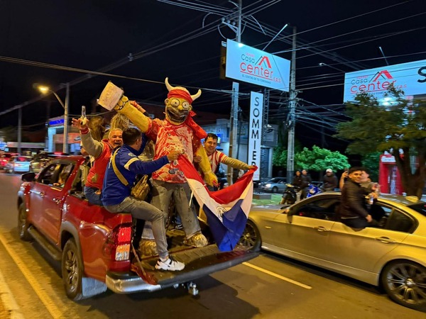Popular / ¡Una fiesta se vivió por la clasificación de la Albirroja a nivel país!