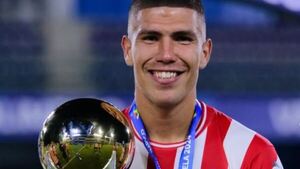 Nació bebé de jugador albirrojo: “llegó con la clasificación bajo el brazo”