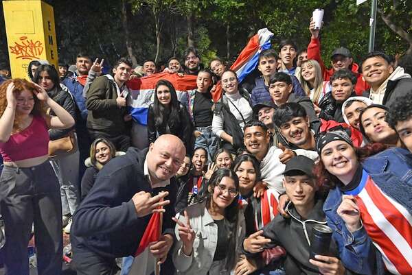 Policía revela la hora en que se retiró del centro de Asunción el último hincha - Policiales - ABC Color