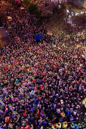 Popular / Una multitud festejó la clasificación de la selección paraguaya en el Panteón de Héroes