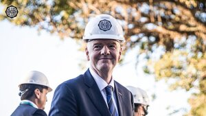 Infantino da la bienvenida a Paraguay